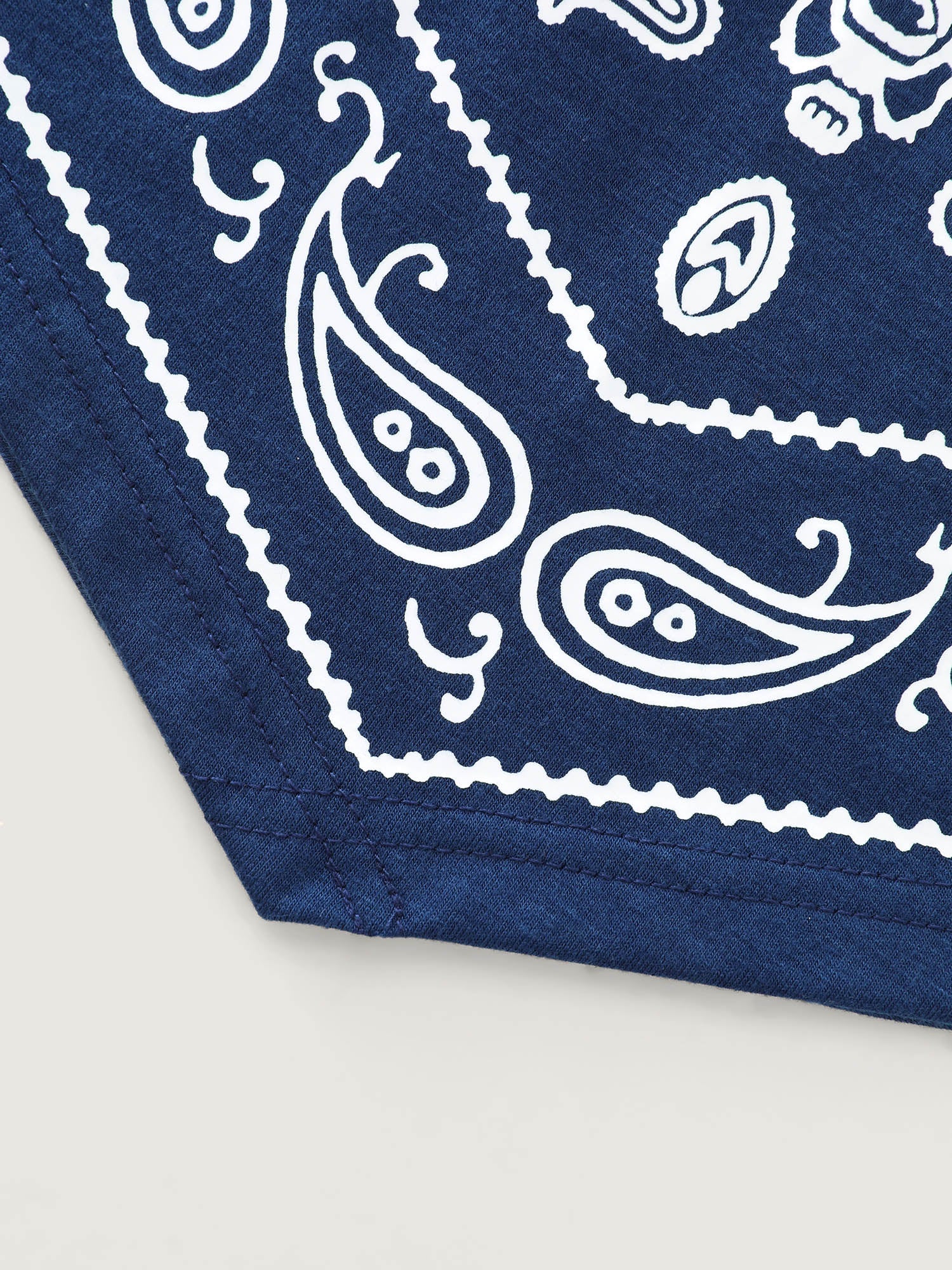 Stretchy Paisley Print Curvy Hem Tank Top