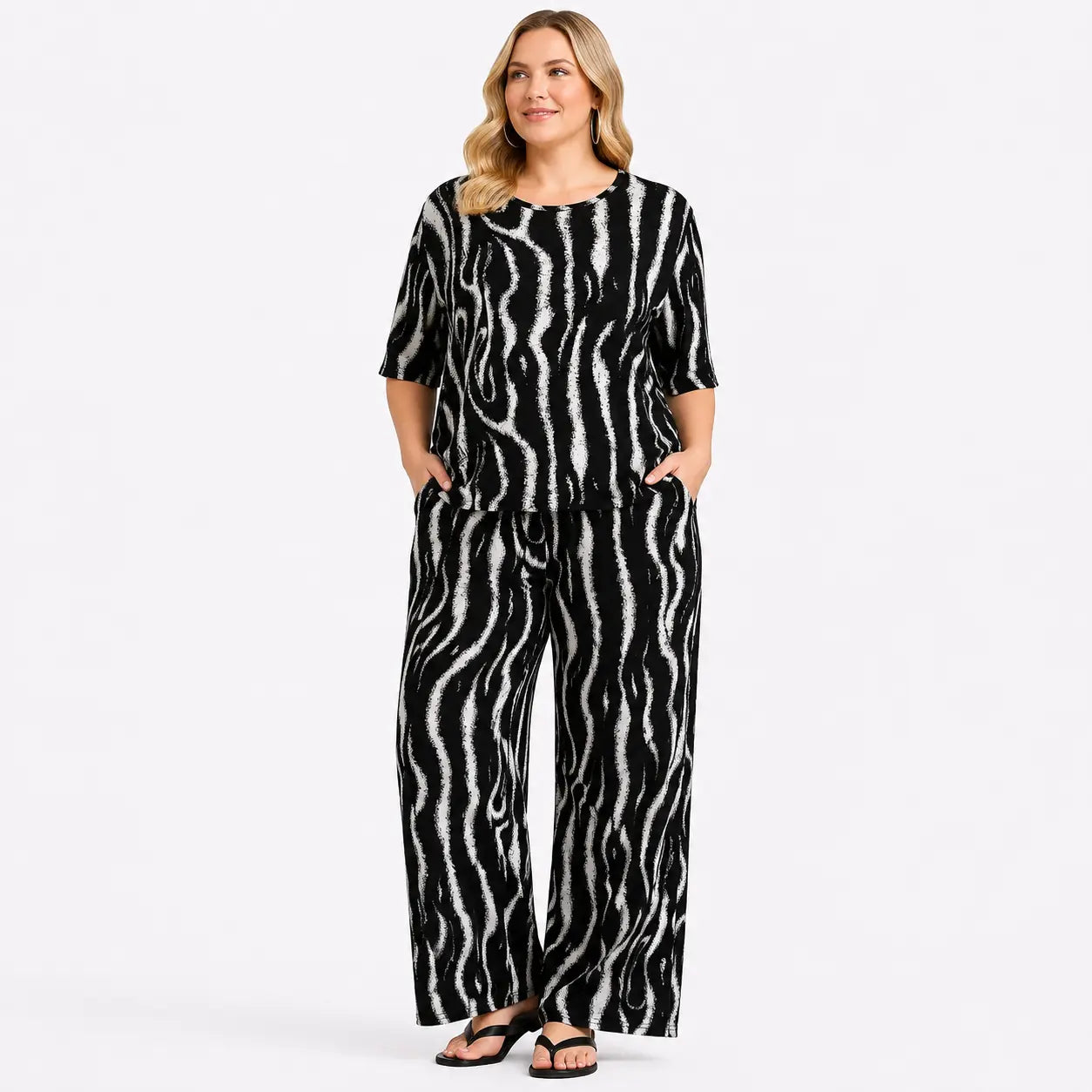 LADIES COMFORT LOUNGE CO-ORD SETS UPGRADED FRESH COOL FABRIB JUST MADE FOR MOST COMFORT SENSATION DURING SUMMER TIMES SUPER STRETCHY 3D PATTERNS VERSATILE FOR MOST VIBES ONE SIZE FITS ALL 12-24 PLUS SIZE LADIES FASHION