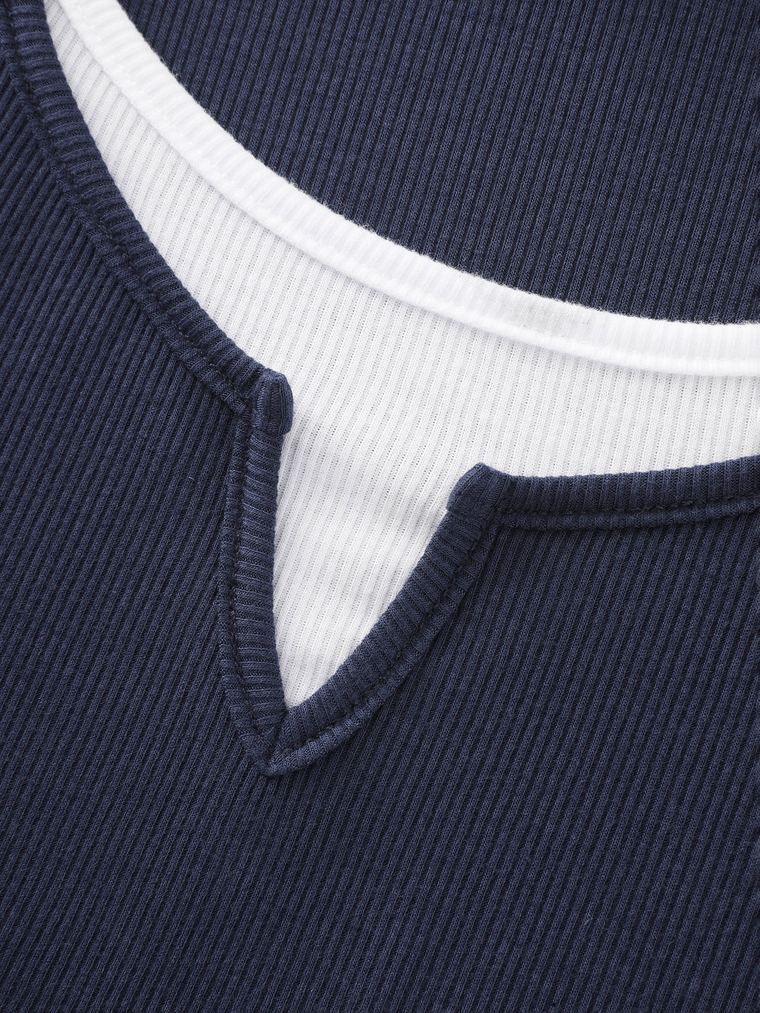 Stretchy Hooded Color Contrast T-Shirt