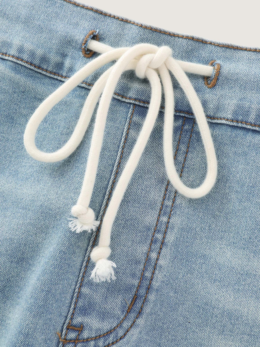 Stretchy Elastic Back Waist Straight-Leg Denim Shorts