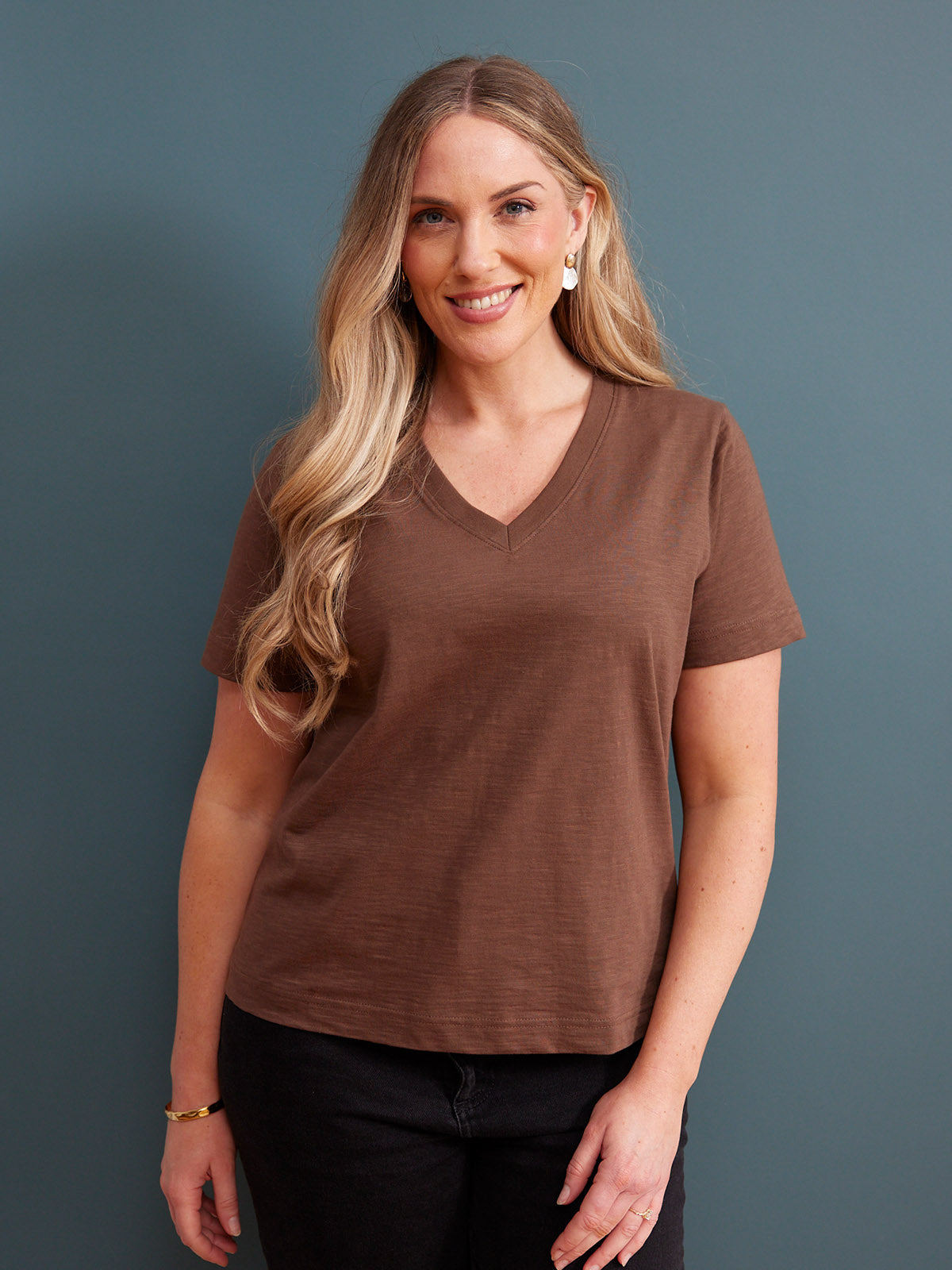 Cathy V-neck Tee - Brown