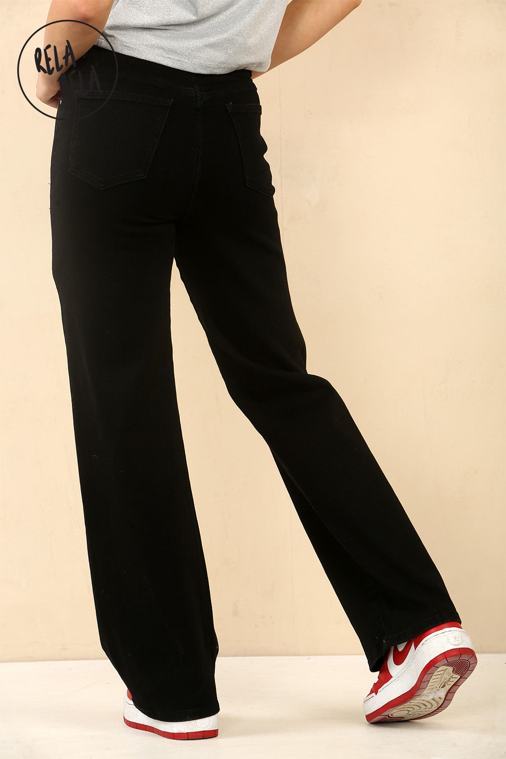 Viral Stretchy Straight Leg Jeans Soft Dad Fit in Black