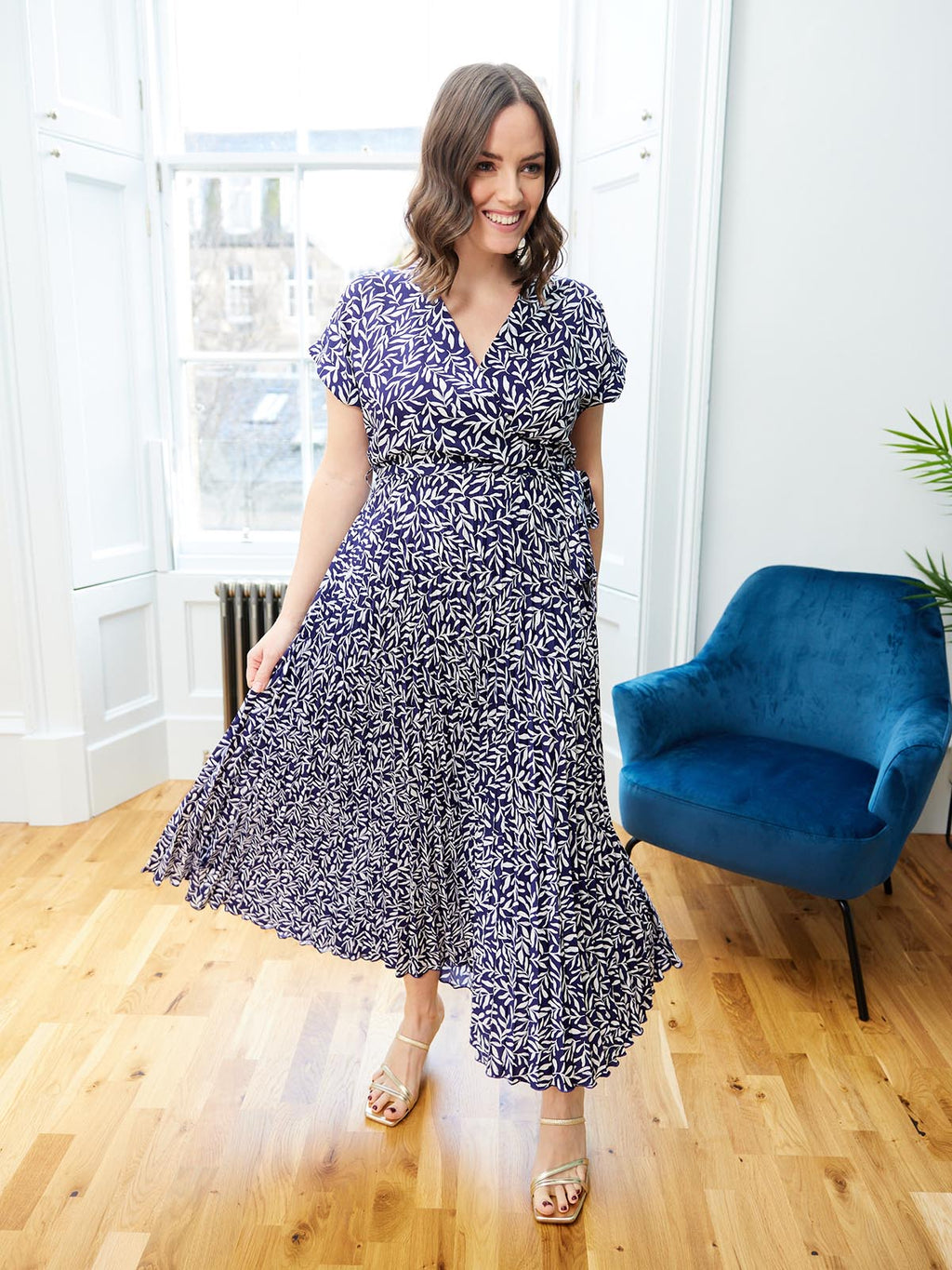 Nena - Pleated Dress - Navy Leaf Print