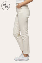 Petite Stretch Mom Jeans – Mid Rise in Cream