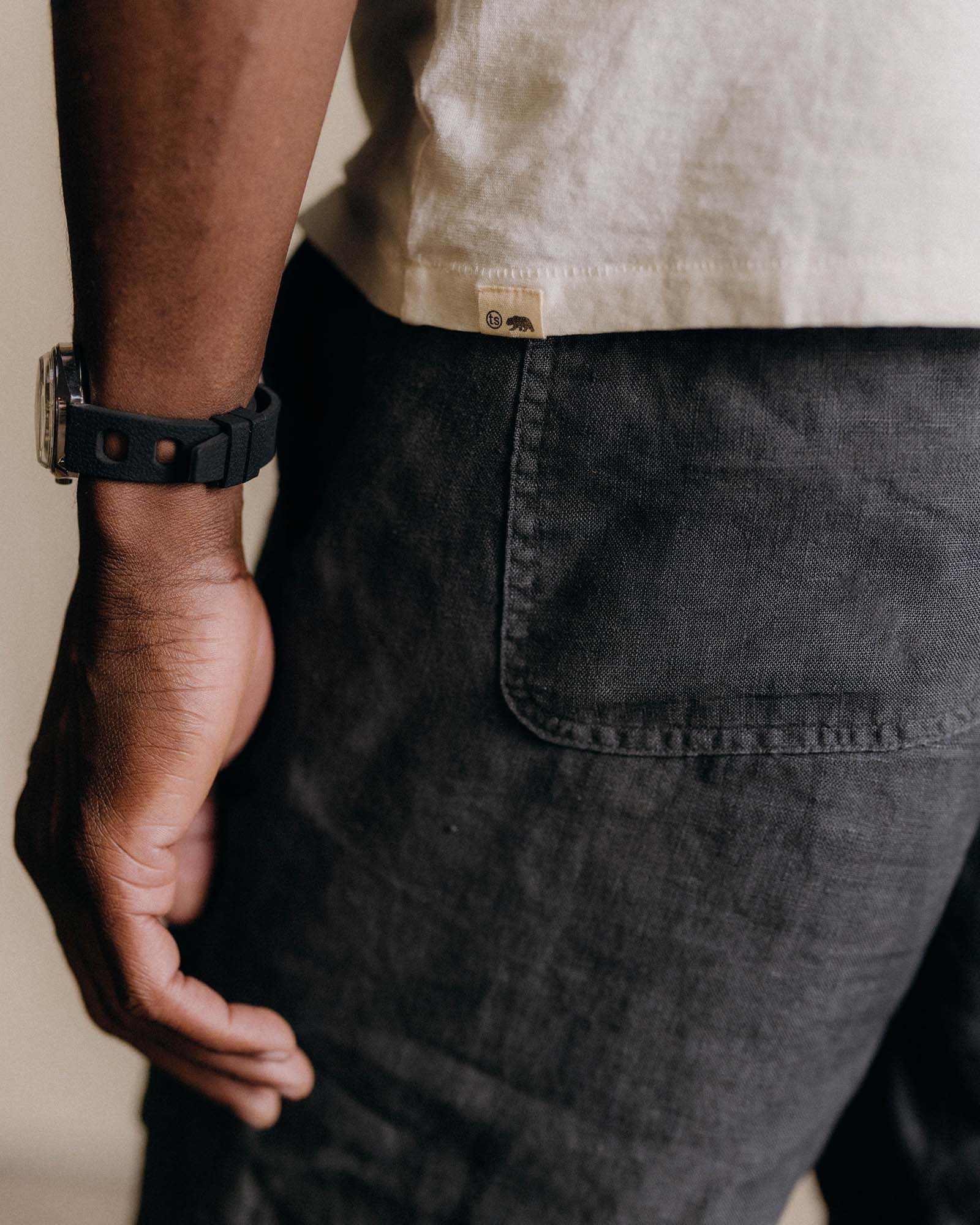 The Apres Short in Faded Black Hemp