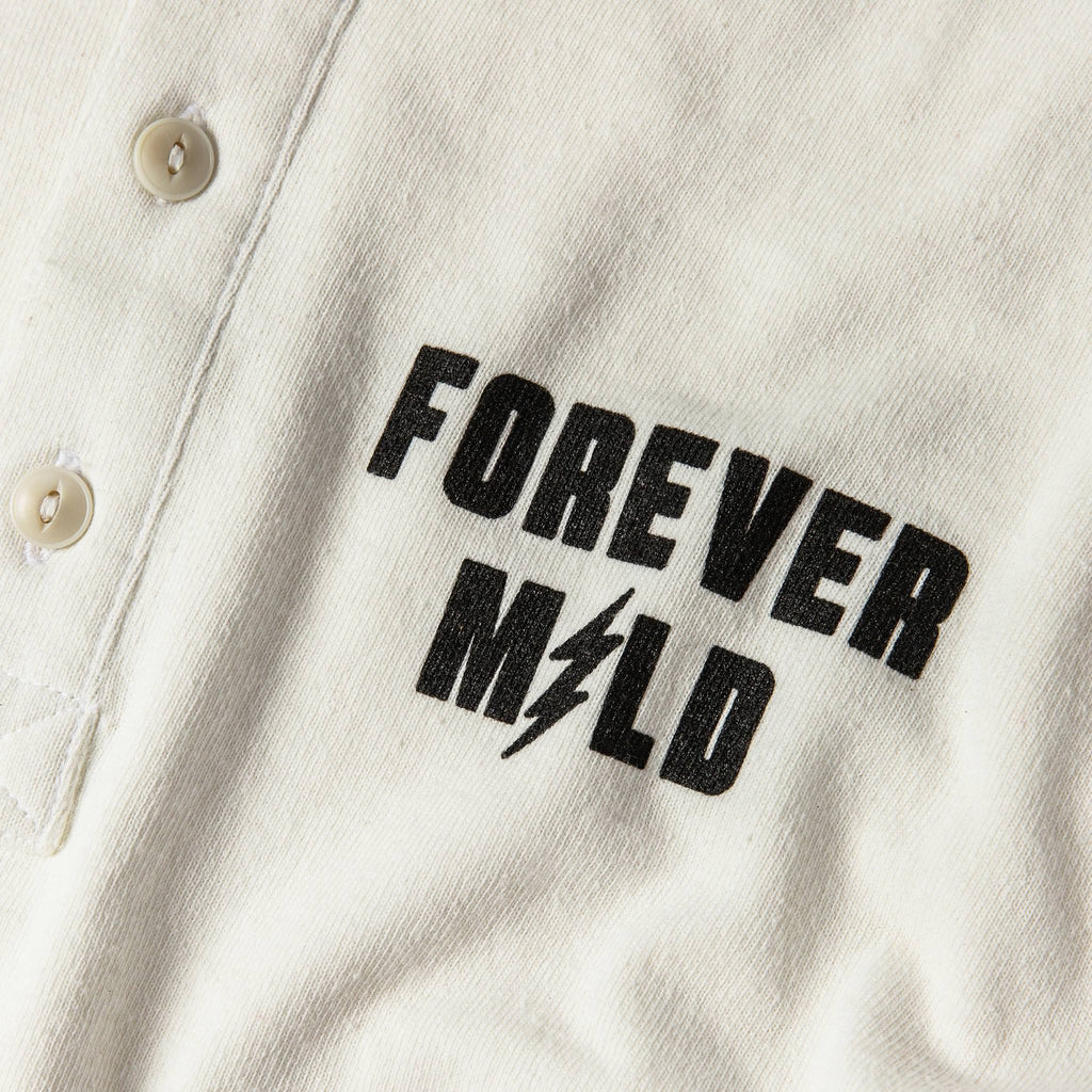 The Brother Moto Heavy Bag Henley in Forever Mild