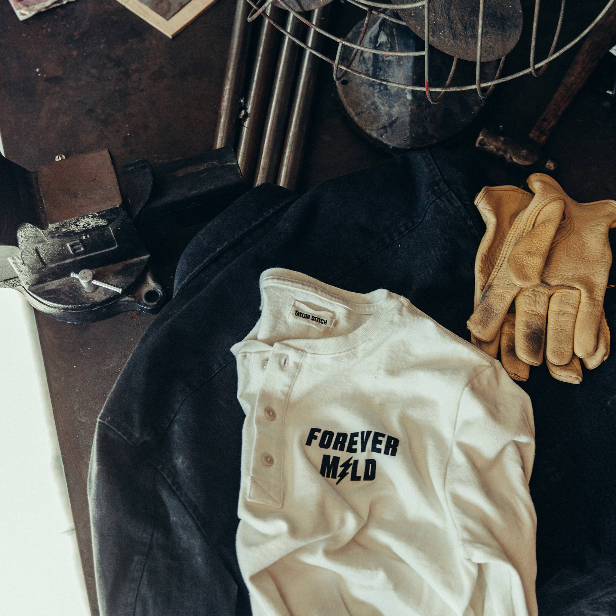 The Brother Moto Heavy Bag Henley in Forever Mild