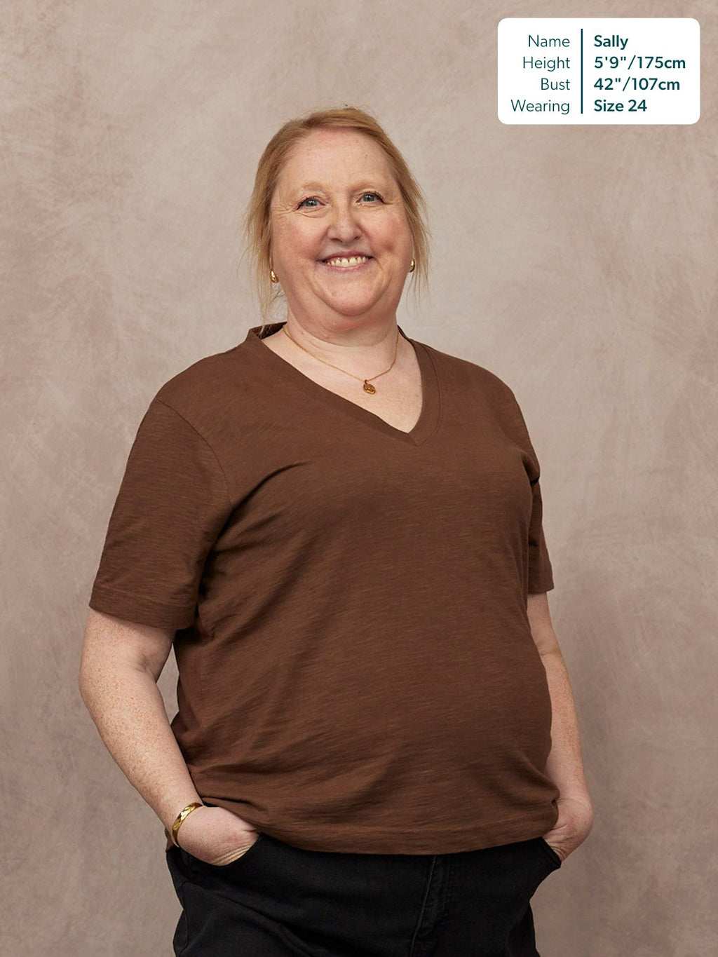 Cathy V-neck Tee - Brown
