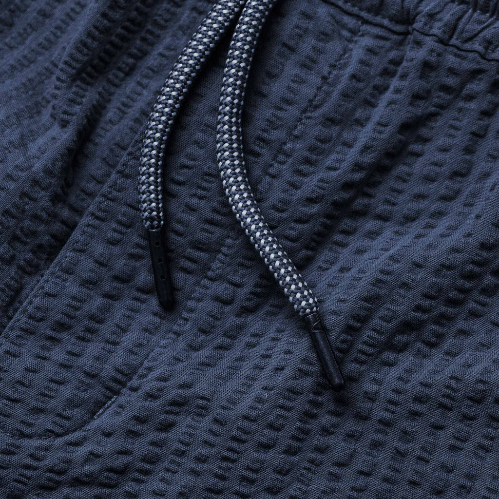 The Après Pant in Navy Seersucker